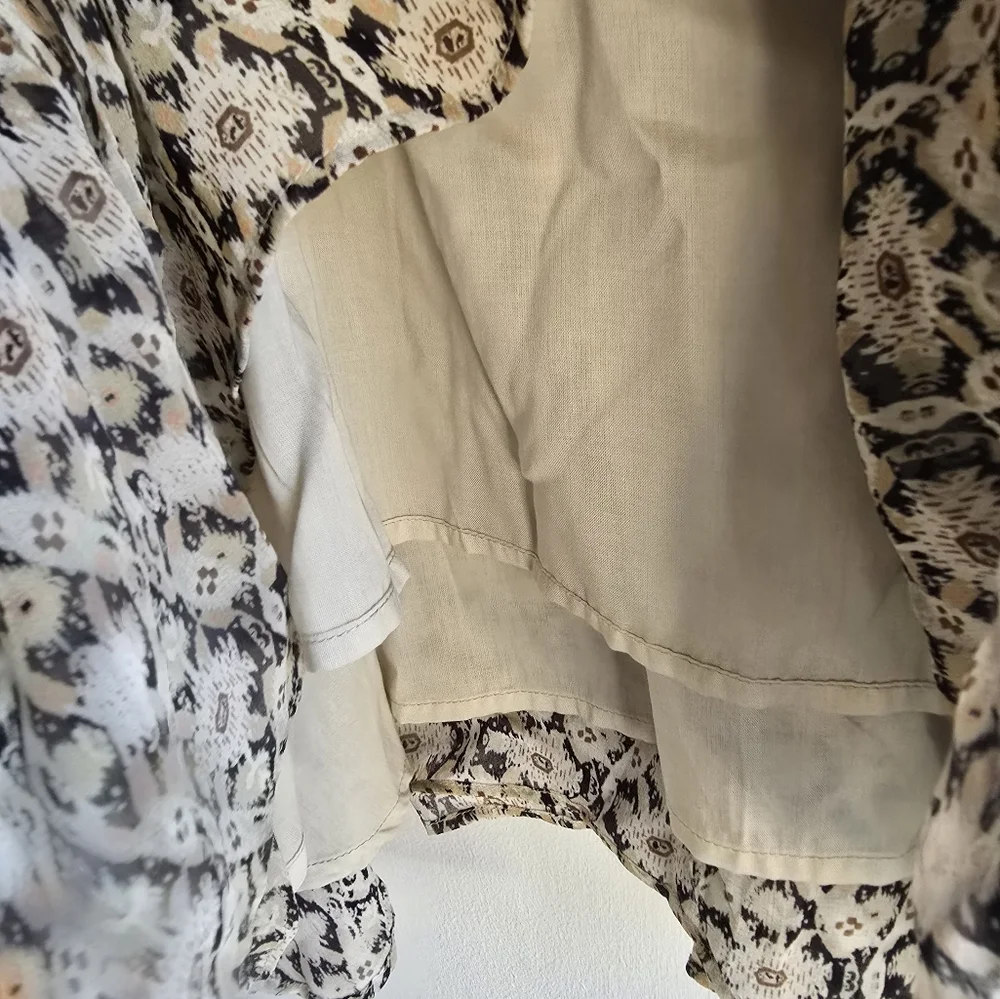 Anthropologie Floral Patterned Cream and Black Skirt Medium NWOT